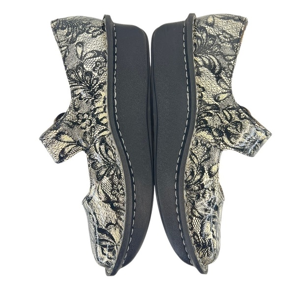 Alegria Paloma Women's Black & Beige Lace Mary Jane Shoes - Picture 9 of 16